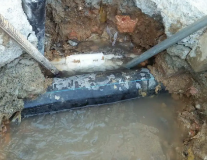 覃塘测漏水之水管漏水